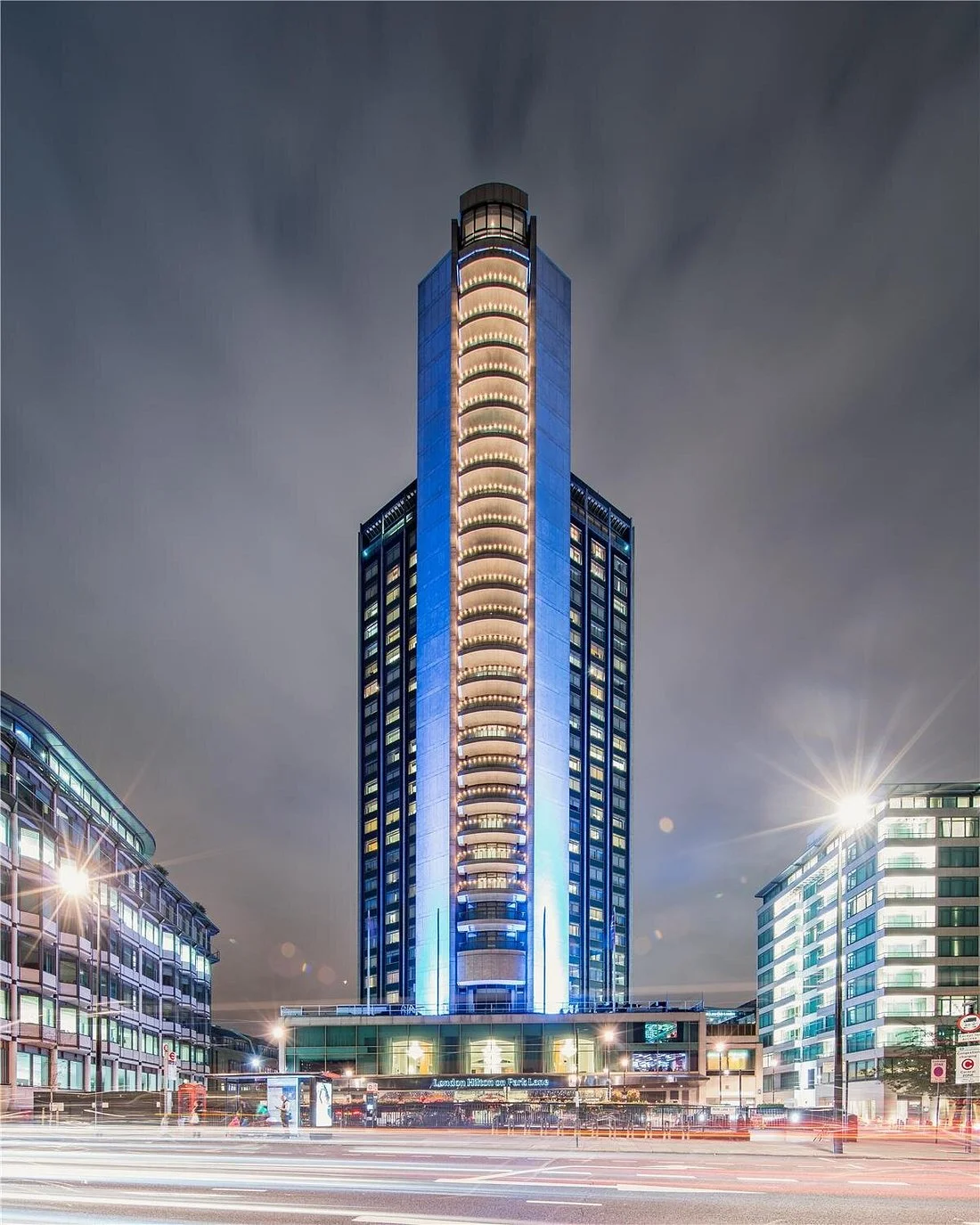 Hilton London Park Lane area view for Heathrow airport transfer information by Minicabing.com